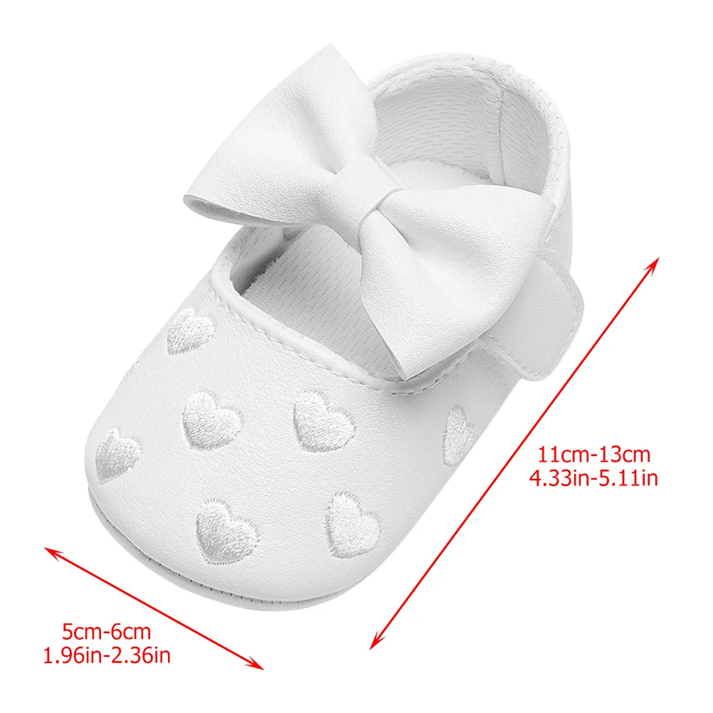 1 زوج حذاء طفل صغير نمط القلب المطرزة Bowknot Prewalker مادة متينة مريحة لبلاط السجاد عربة داخلية #2