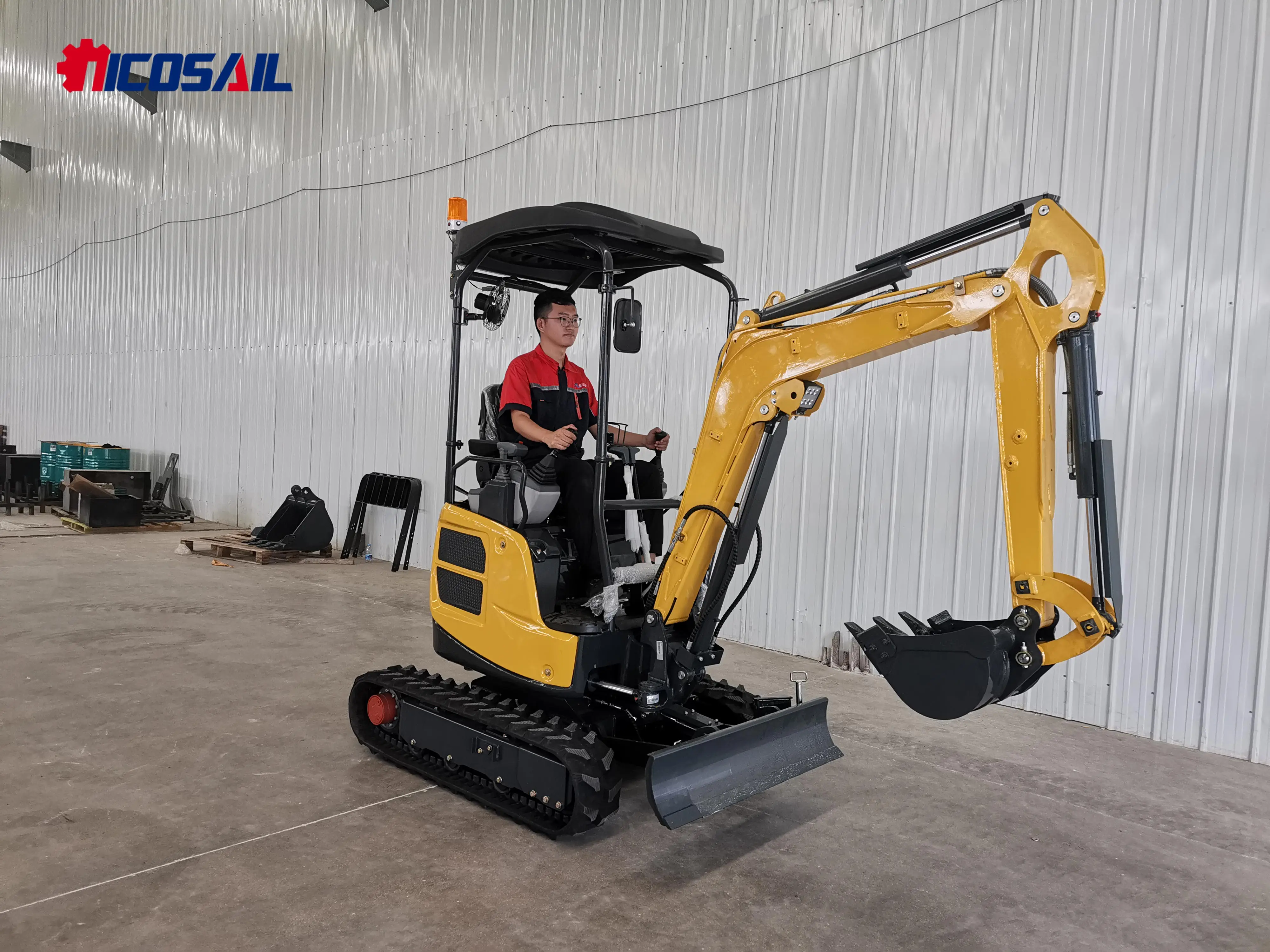 Small Mini Excavator 1.8-2 Tons Compact Garden Farm Use New Quality Hydraulic System Light Weight Excavator for Sale