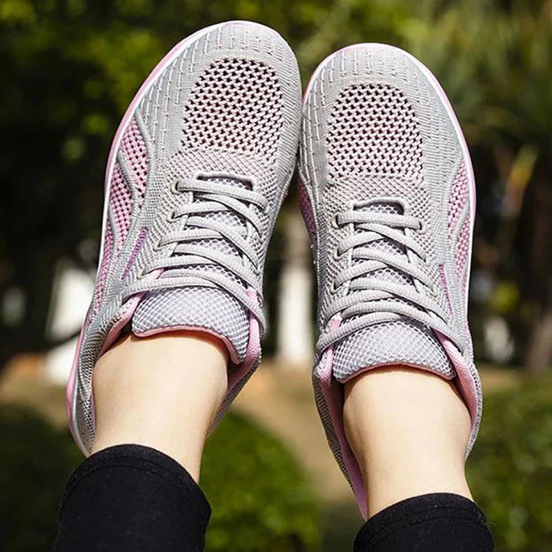 Zapatos para correr huecos, zapatillas transpirables para mujer, zapatos deportivos de malla ligera con cojín de aire para mujer, zapatos de entrenamiento con cordones para exteriores