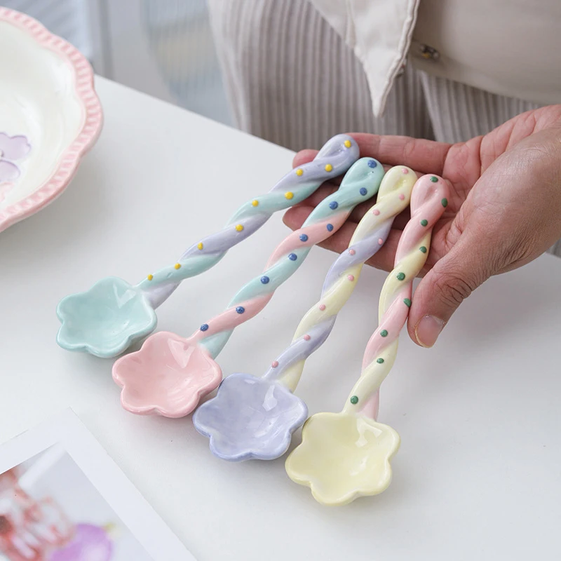 1Pc Ceramic Long Handle Spoon Cute Ice Cream Hand Painted Dessert with Kitchen Tableware Accessories