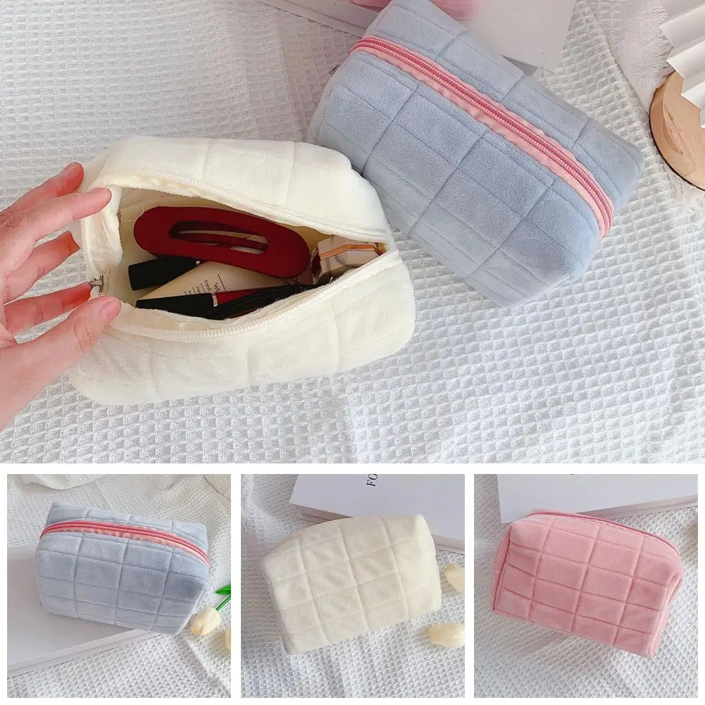 Cute Plush Makeup Bag for Women Portable Travel Small Cosmetic Bags Solid Color Zipper Toiletry Bag Washing Pouch Storage Bags