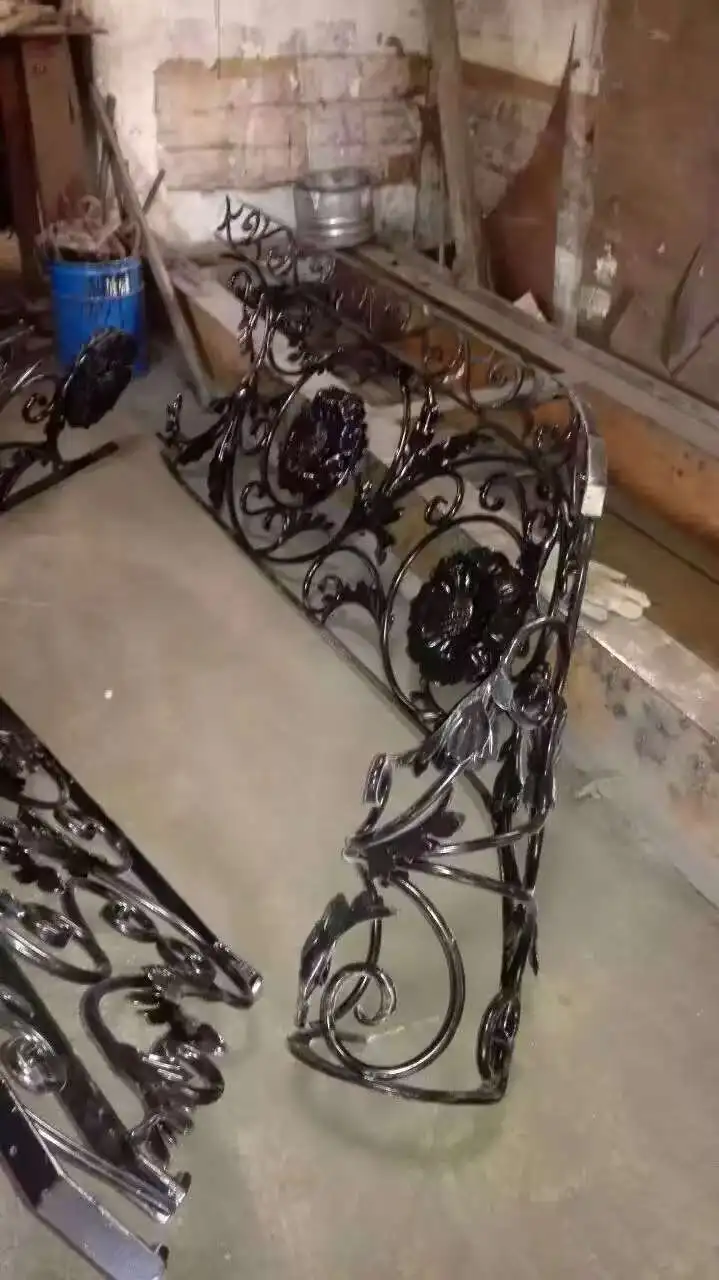 China OEM ODM Metal Balcony Railing System Custom Size Color Pattern Exterior Platform Railing
