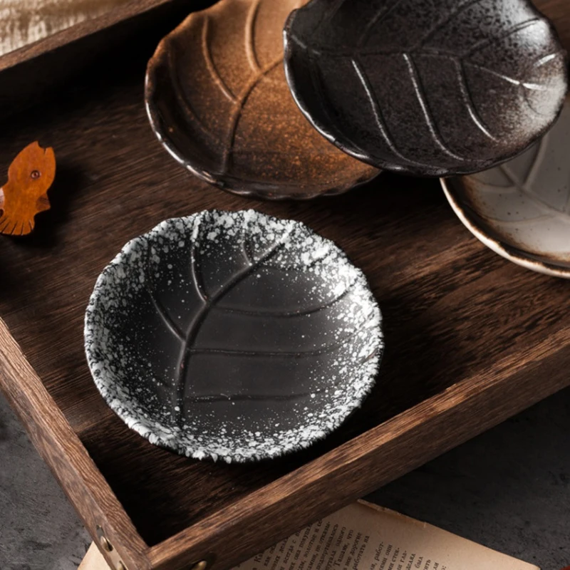 

Retro Japanese Style Ceramic Round Leaf Dish Home Use Tableware Coarse Pottery Plate Main Course Dish Western Style Plates