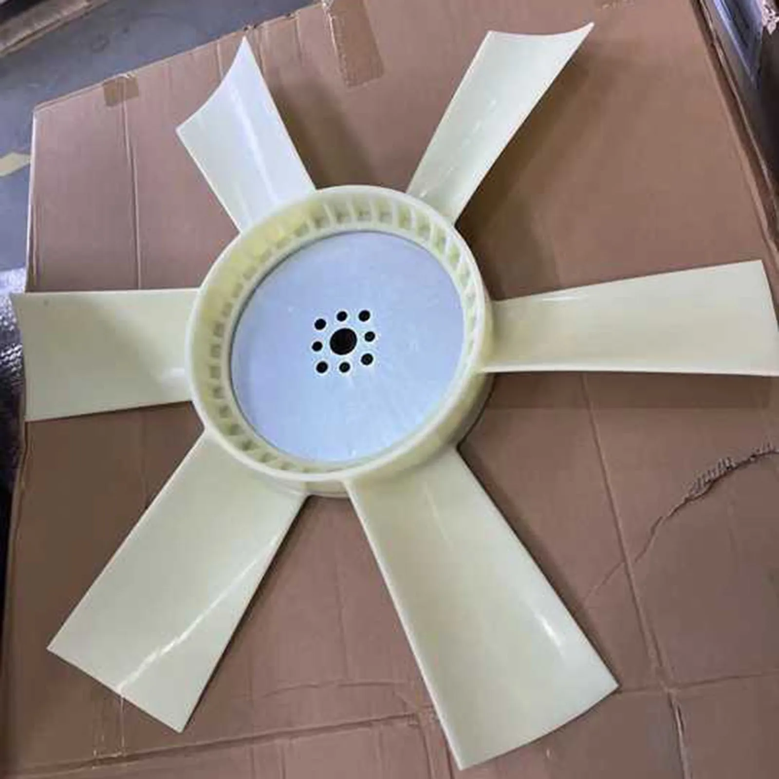 Cooling Fan Blade 3911323 for Cummins Engine 6CT 6B 4B 5.9L 6.7L 6B5.9 6C8.3 6CT