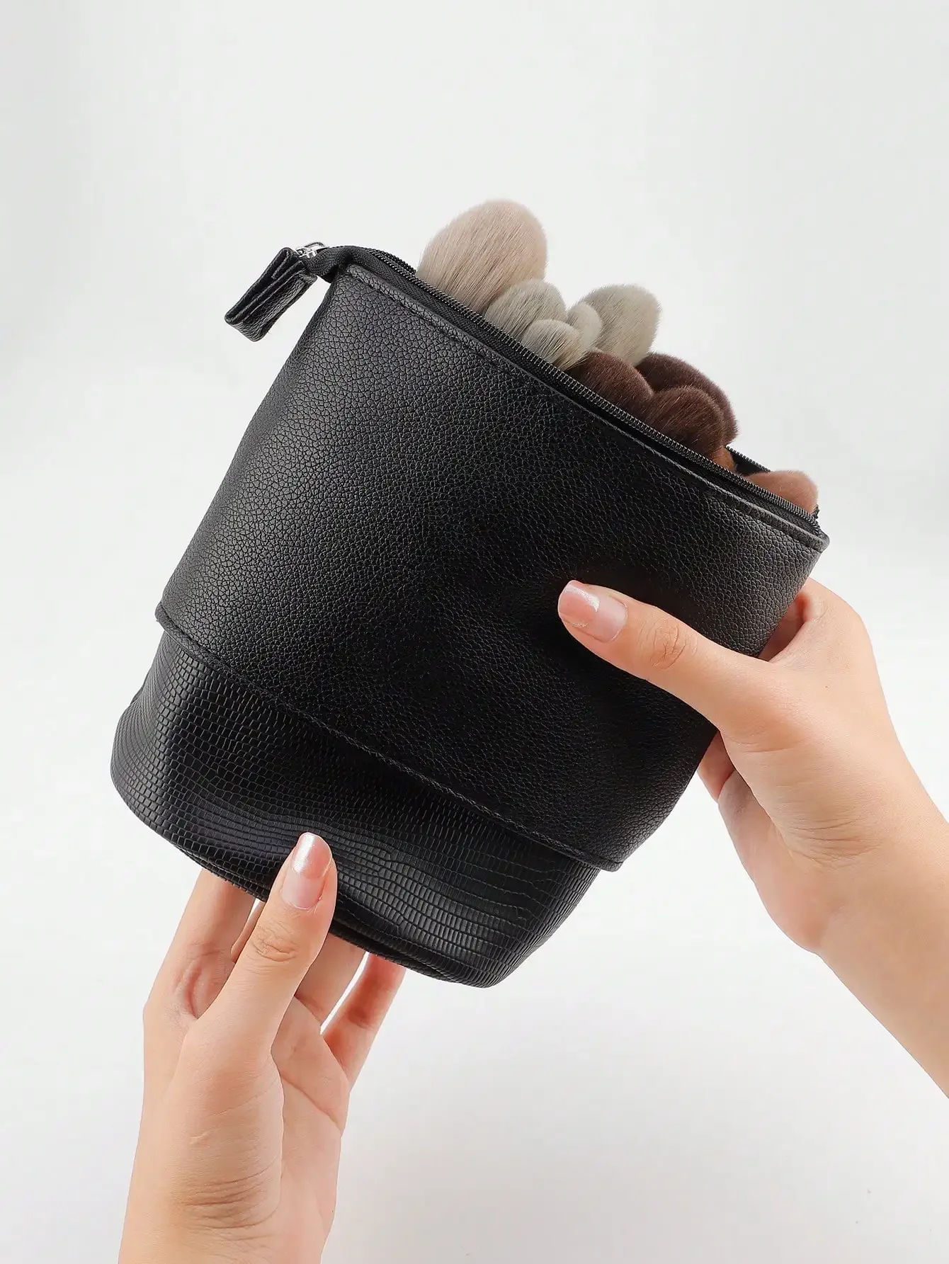Large Capacity Foldable Standing Makeup Brush Bag Professional Tool Storage Pouch For 100 Brushes Portable Cosmetic Bag
