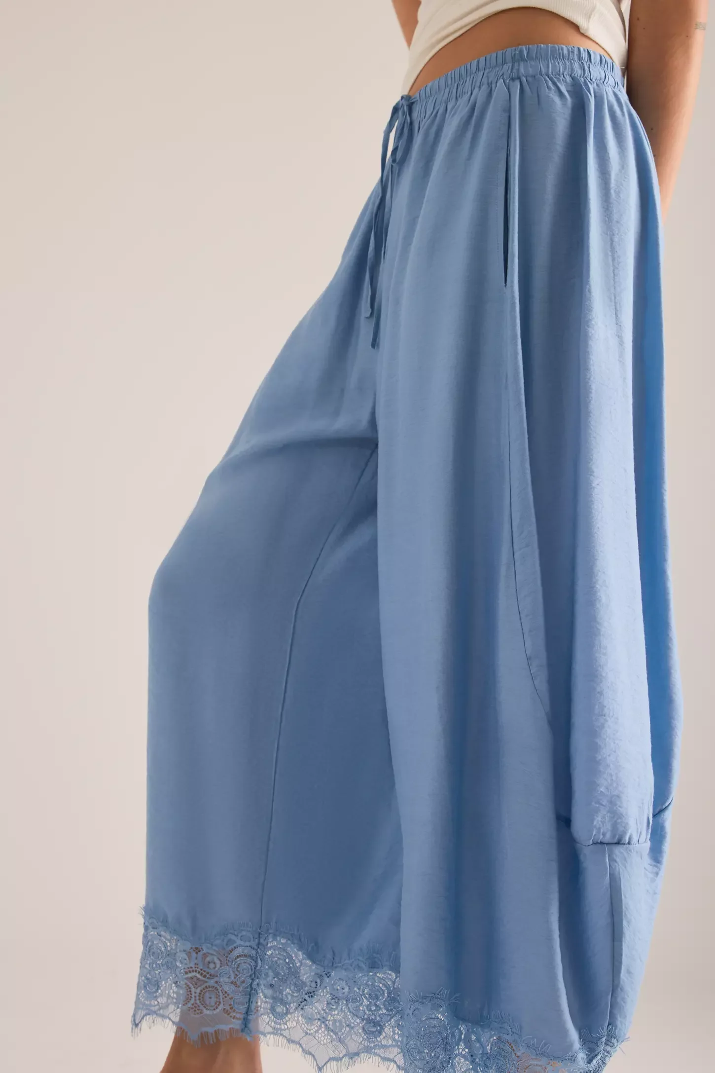 Women Wide Leg Pants Low Waist Polyester Lace Trim Hem Loose Cropped Pants Streetwear for Casual Daily