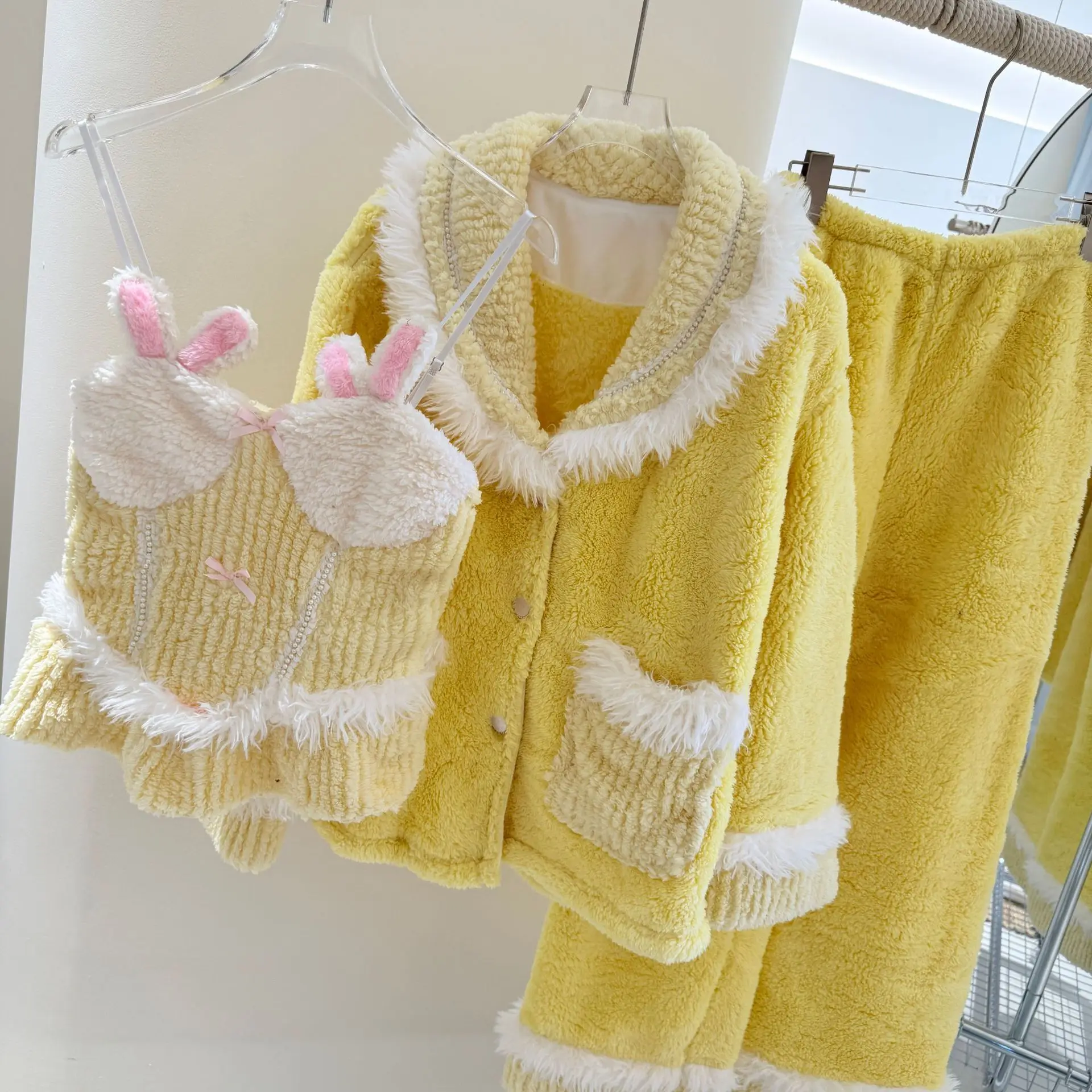 

Желтая фланелевая сексуальная пижама из 3 предметов, комплект халатов, одежда для сна, осень-зима, одежда для сна из кораллового флиса, повседневная домашняя одежда, одежда для дома