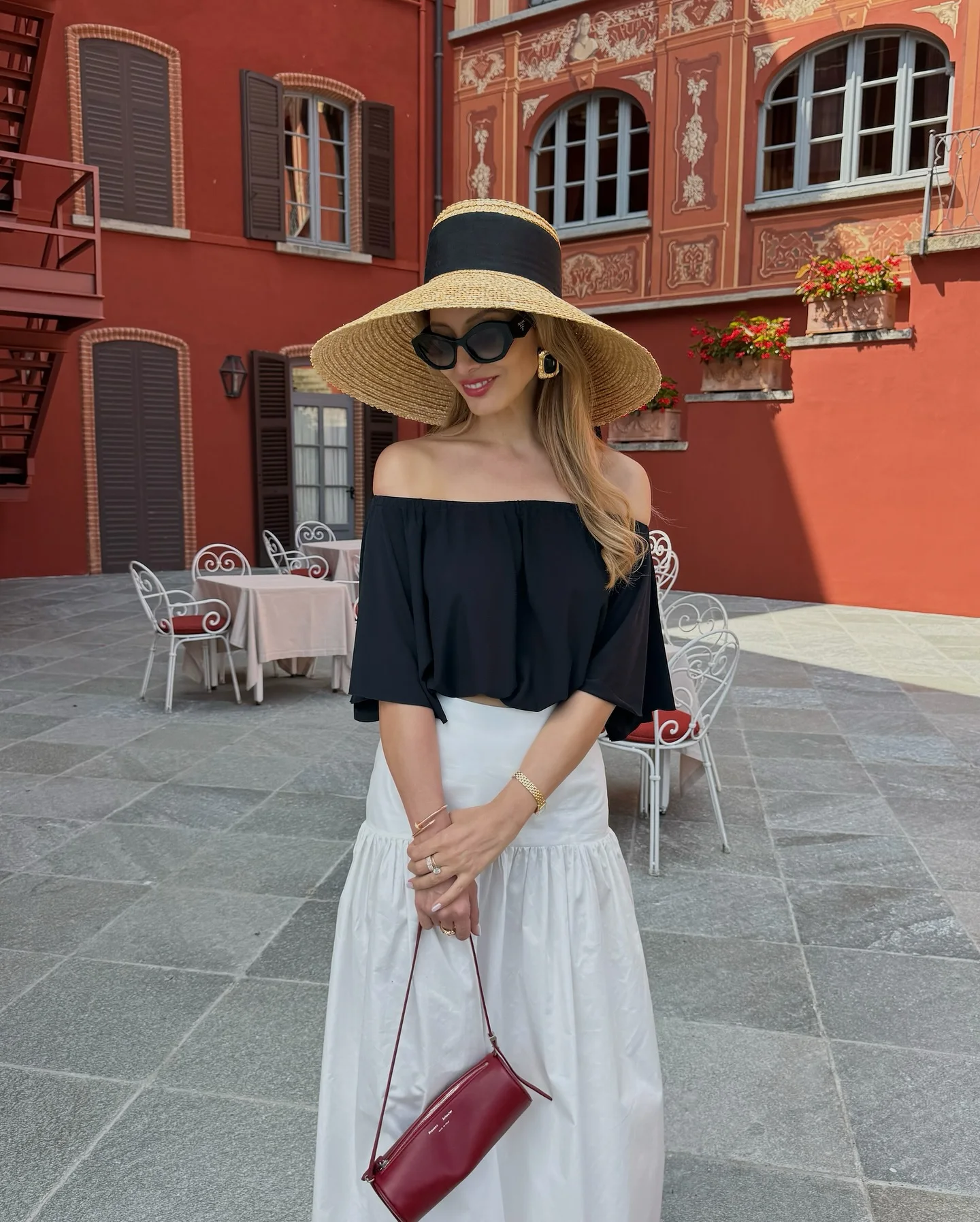 تنورة صيفية أنيقة من الساتان الأبيض لعام 2025 تنورة أنيقة غير رسمية عالية الخصر على شكل حرف a تنانير متوسطة الطول للعطلات مصنوعة حسب الطلب للسيدات عصرية