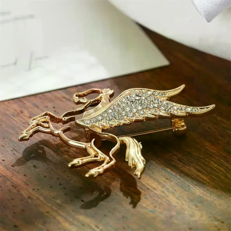 Fashion Rhinestones Alloy Horse With Wings Brooch Zodiac Pony Pins Women Men Clothing Accessory Suit Lapel Corsage New Year Gift