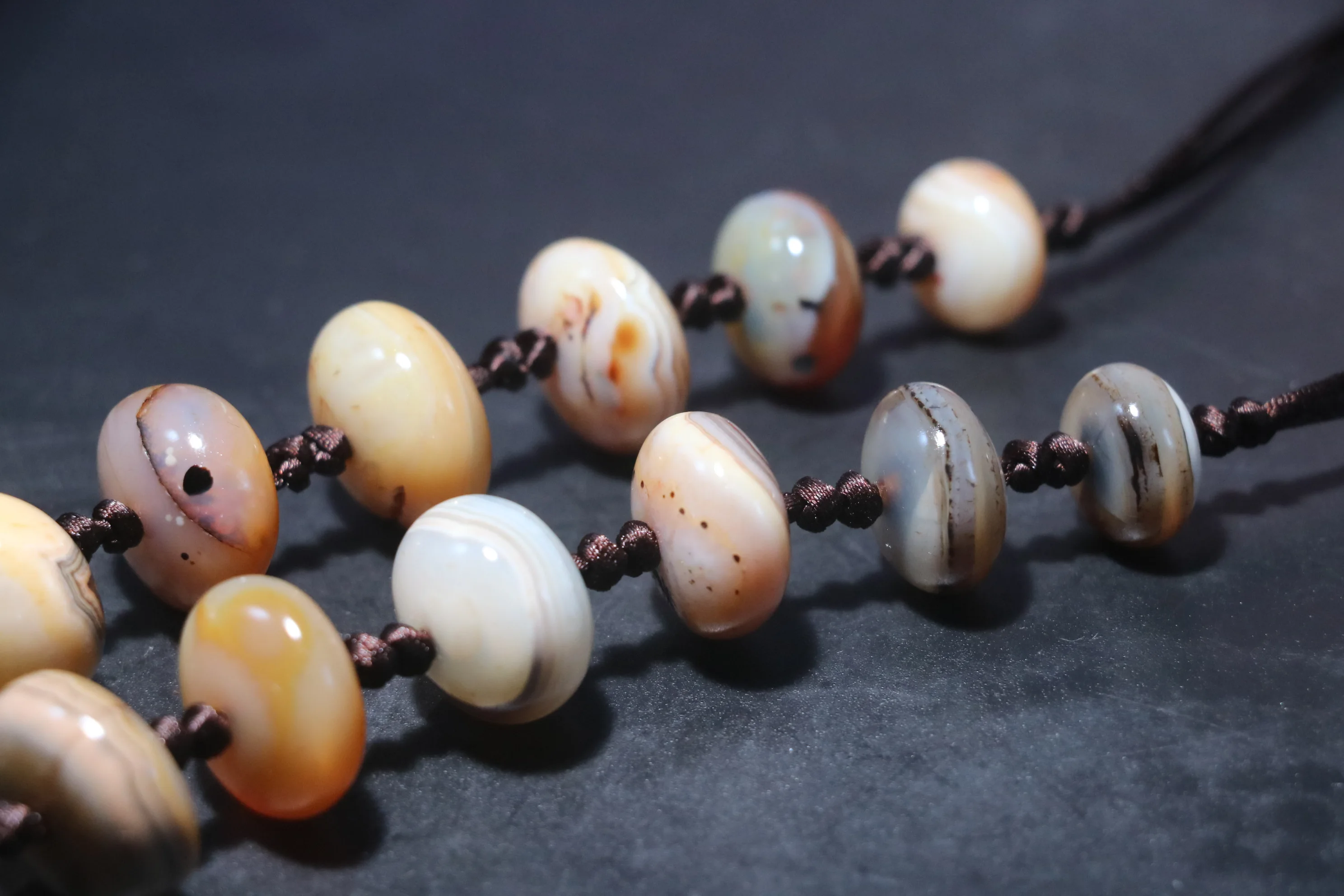 

No.210126N14 Energy Tibetan Old Agate Natural Silkworm Abacus dZi Bead Pagoda Prayer Necklace Good Saurces