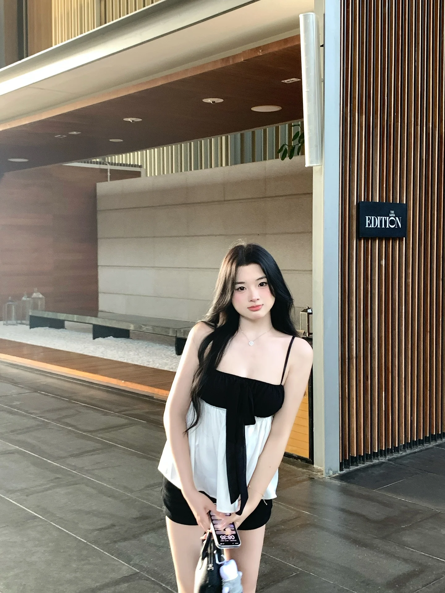 

Женский атласный топ-жилет с узлами и цветовыми блоками (черный, белый), весна-лето, универсальный, в милом стиле, размер L