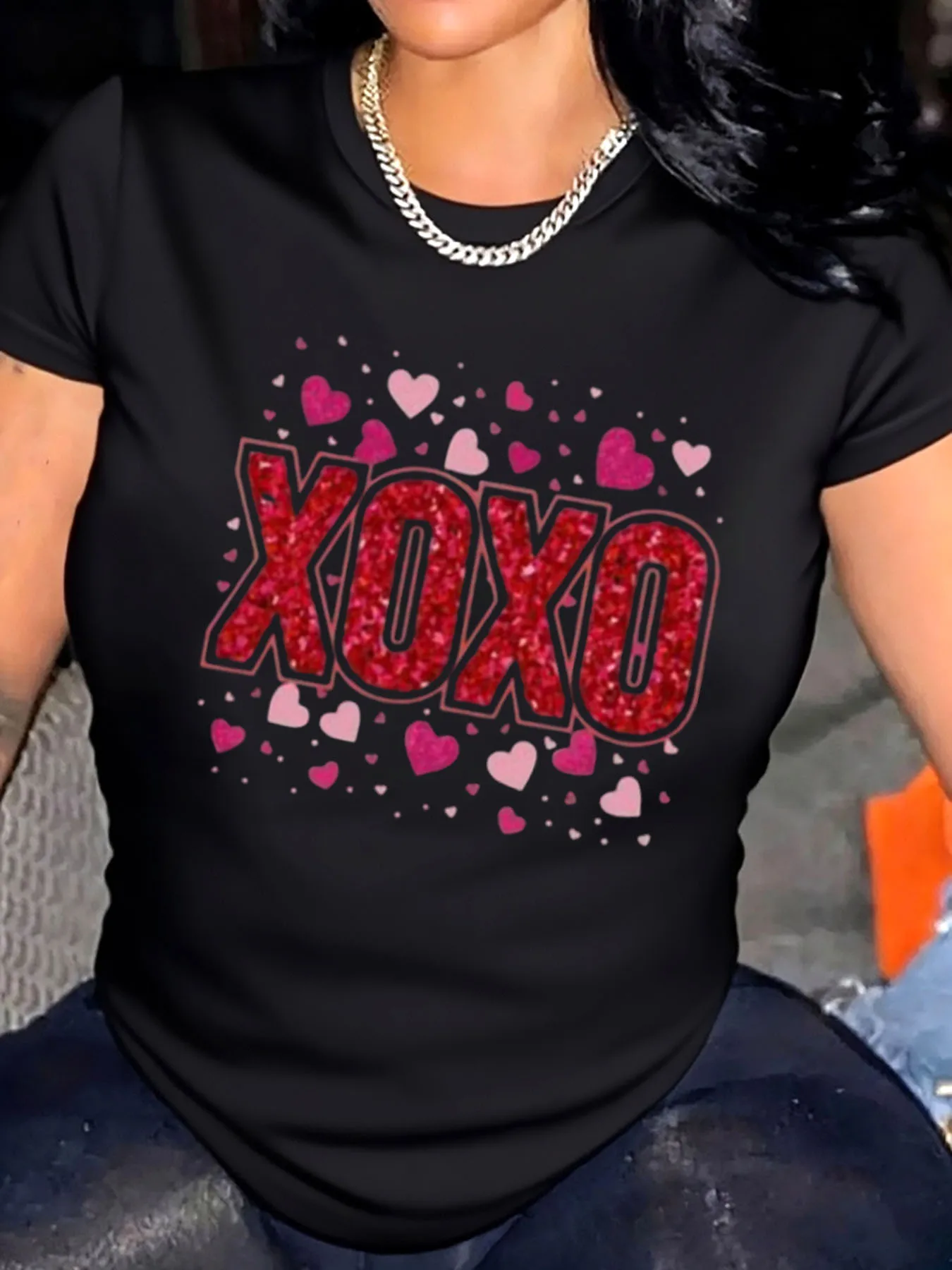 

Женская футболка больших размеров на день Святого Валентина Xoxo Hearts с принтом на открытом воздухе