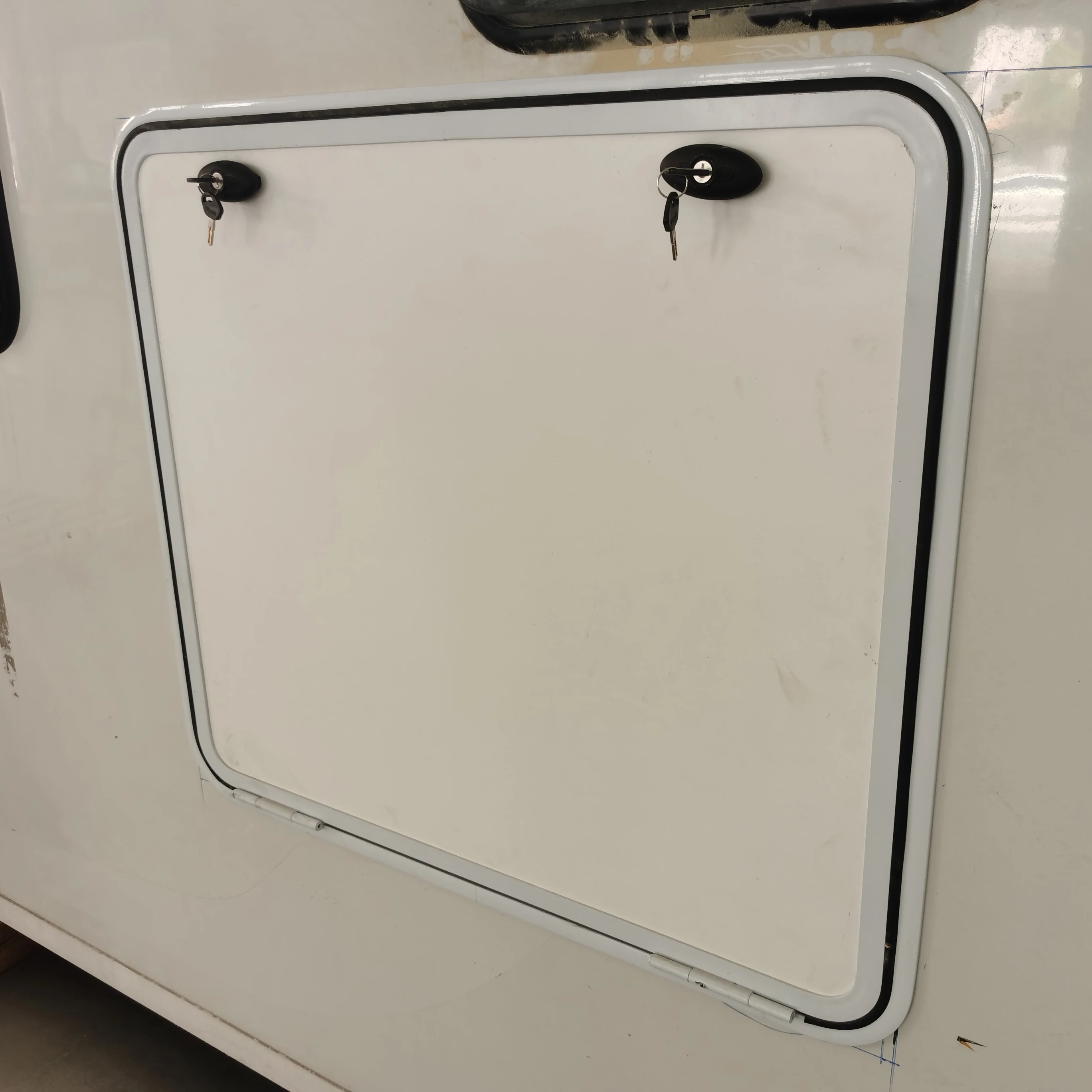 Motorhome Parts RV Luggage Door 347*295mm Aluminum Alloy Caravan Baggage Door Heavy Duty Storage Door with Lock,Custom Sizes