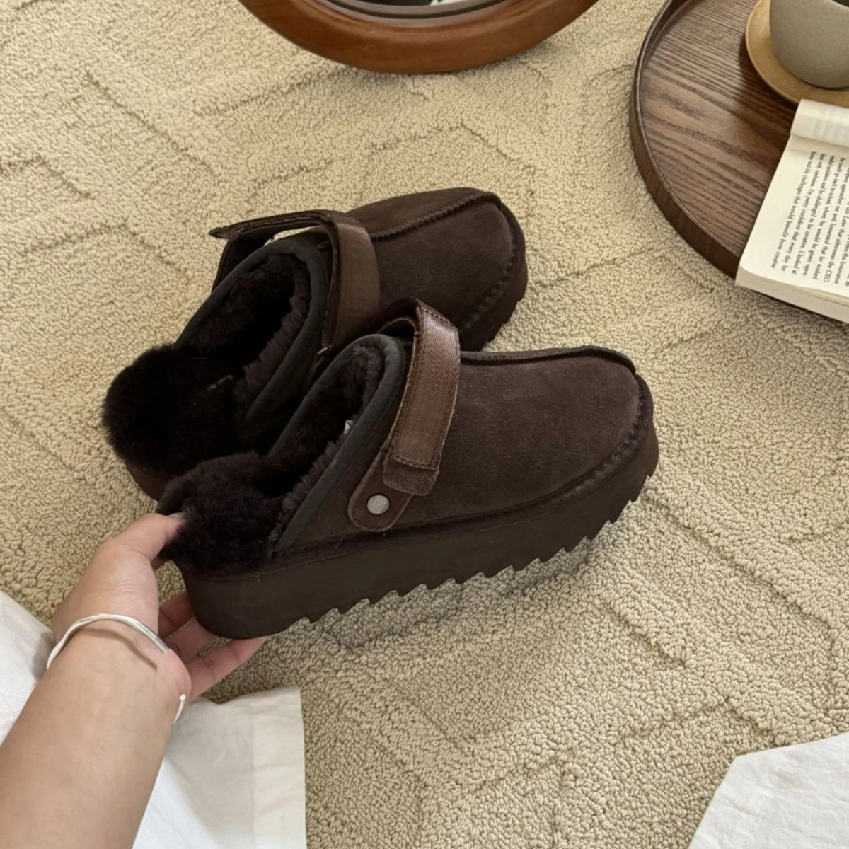 

2025 Fall Winter New Women's Closed Toe Slippers Fleece Lined Velcro Nylon Strap Warm Cotton Slippers for Indoor Use