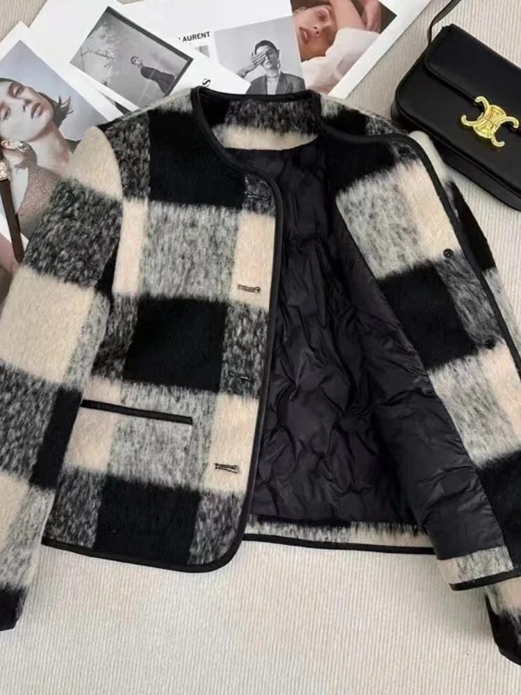 2026 Autumn/Winter New Interior Plush Thickened Short Coat Women's Checkered Woolen Short Top