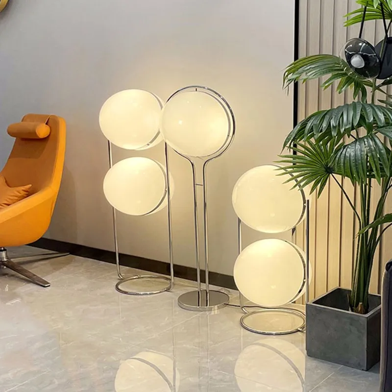 アクリルと金属のクロームLEDランプ,家,居間,ホテルの部屋,アートワーク用のスペアライト