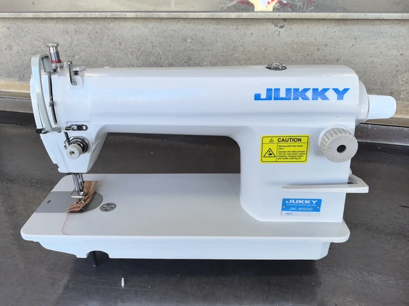 JUKKY 8500 High Speed Lockstitch Machine Apparel Industrial Electronic Manual Sewing Machine  for Cloth