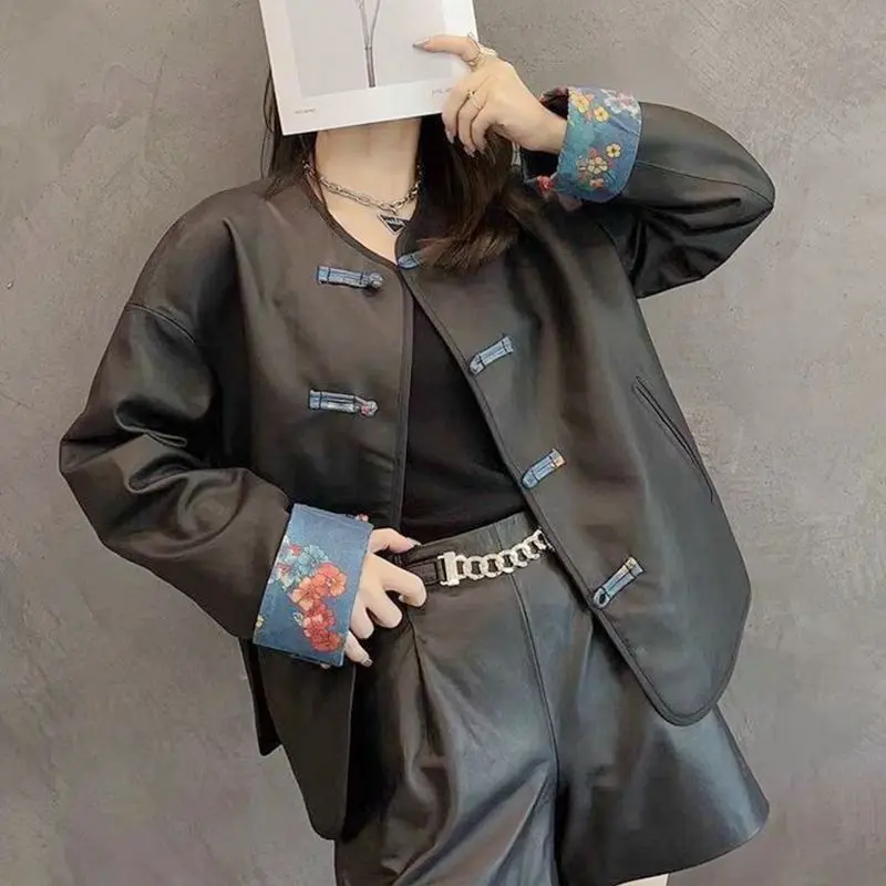 

Plus Size Chinese Style Faux Leather Jacket for Women Spring New Loose Slimming Coat with Frog Buttons Trendy Outerwear Fashion