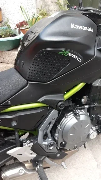Противоскользящая наклейка на бак для Kawasaki Z650 2017-2018, газовый коленный захват, декоративный бумажный протектор для мотоцикла Z 650