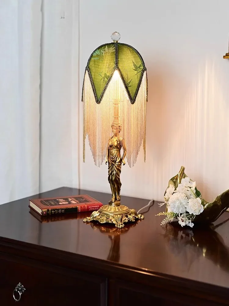 

High end customized French retro all copper desk lamp, American living room decoration, bedroom bedside lamp