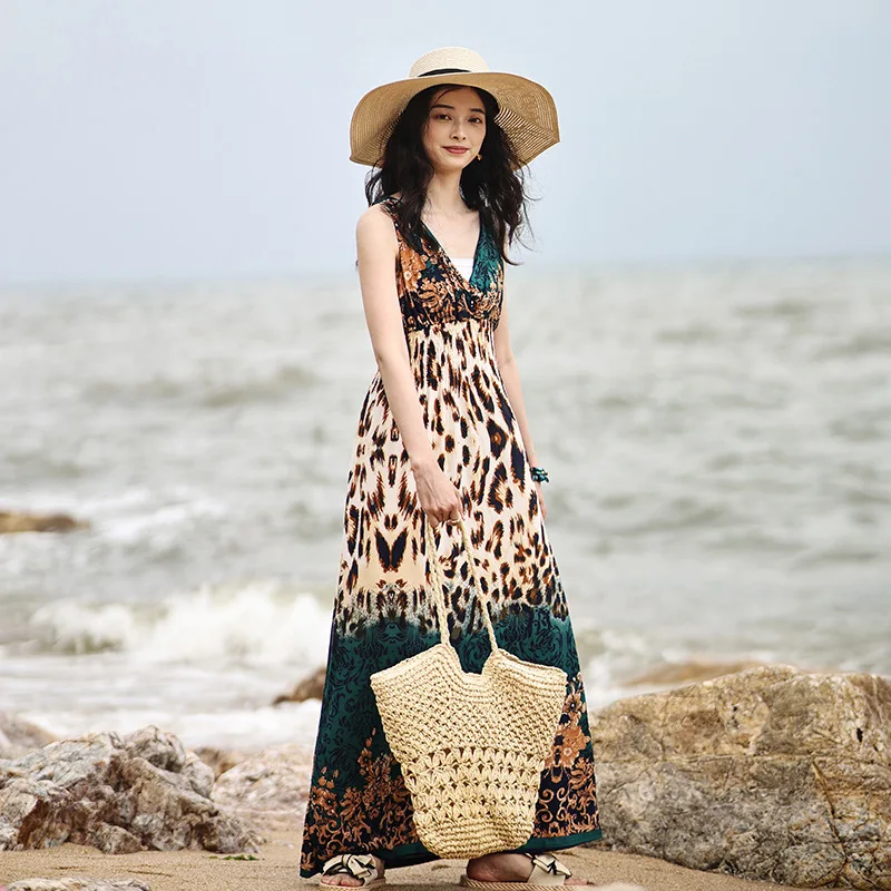 

Leopard print dress seaside vacation beach dress fashionable simple temperament elegant vacation style high-end banquet party dr