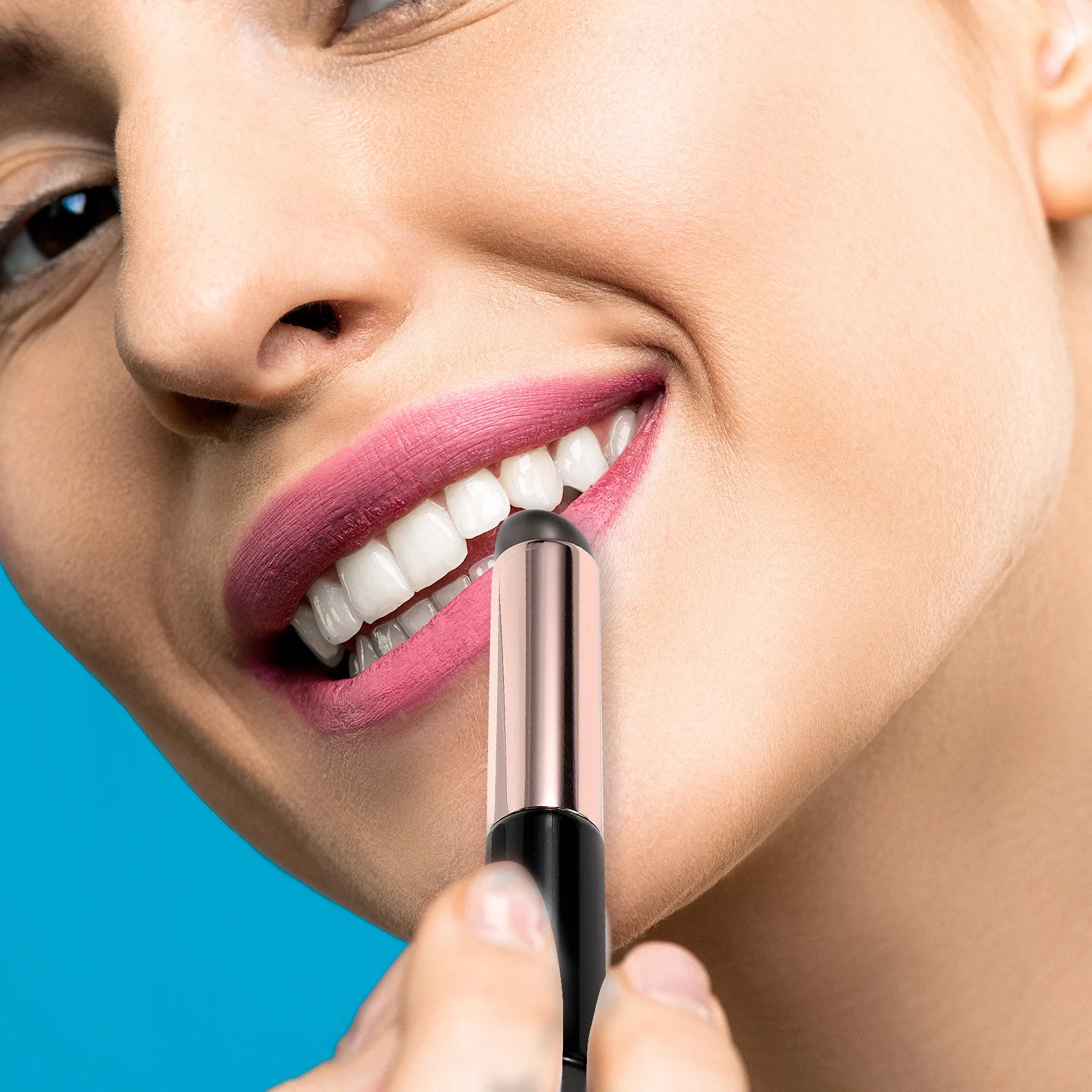 แปรงทาปากซิลิโคนแบบพกพา 3 ชิ้น ใช้ซ้ำได้ สำหรับทาลิปสติก ลิปกลอส คอนซีลเลอร์ อุปกรณ์แต่งหน้าสำหรับผู้หญิง