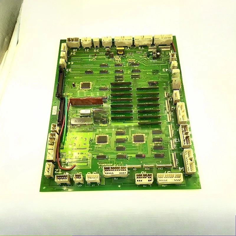 Suku cadang cocok untuk aksesori lift Yongda Hitachi Y95 papan mesin pintu lift MTB-CLV/30003080/