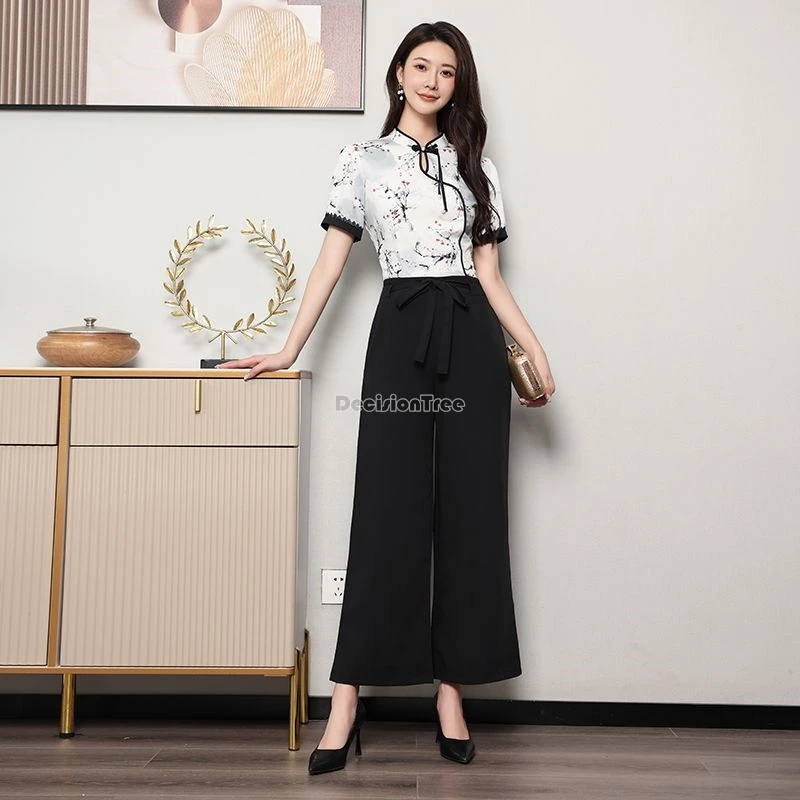 Nowy chiński styl salonu kosmetycznego 2025, uniform do pracy, zestaw uniformu spa, damski krótki rękaw, cheongsam, guziki, długi top, długie spodnie, zestaw 2-częściowy.