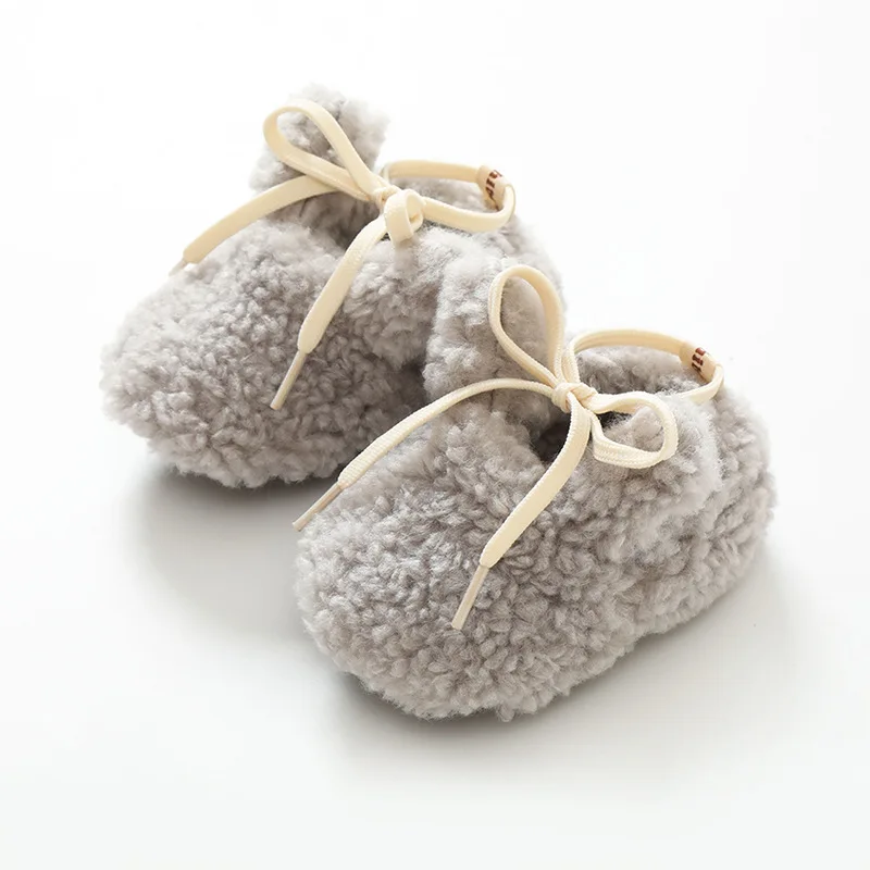 Scarpe da bambino inverno Baby Boy Girl stivaletti Fluff Soft Toddler Shoes First Lamb Cashmere antiscivolo calde scarpe da culla per neonati