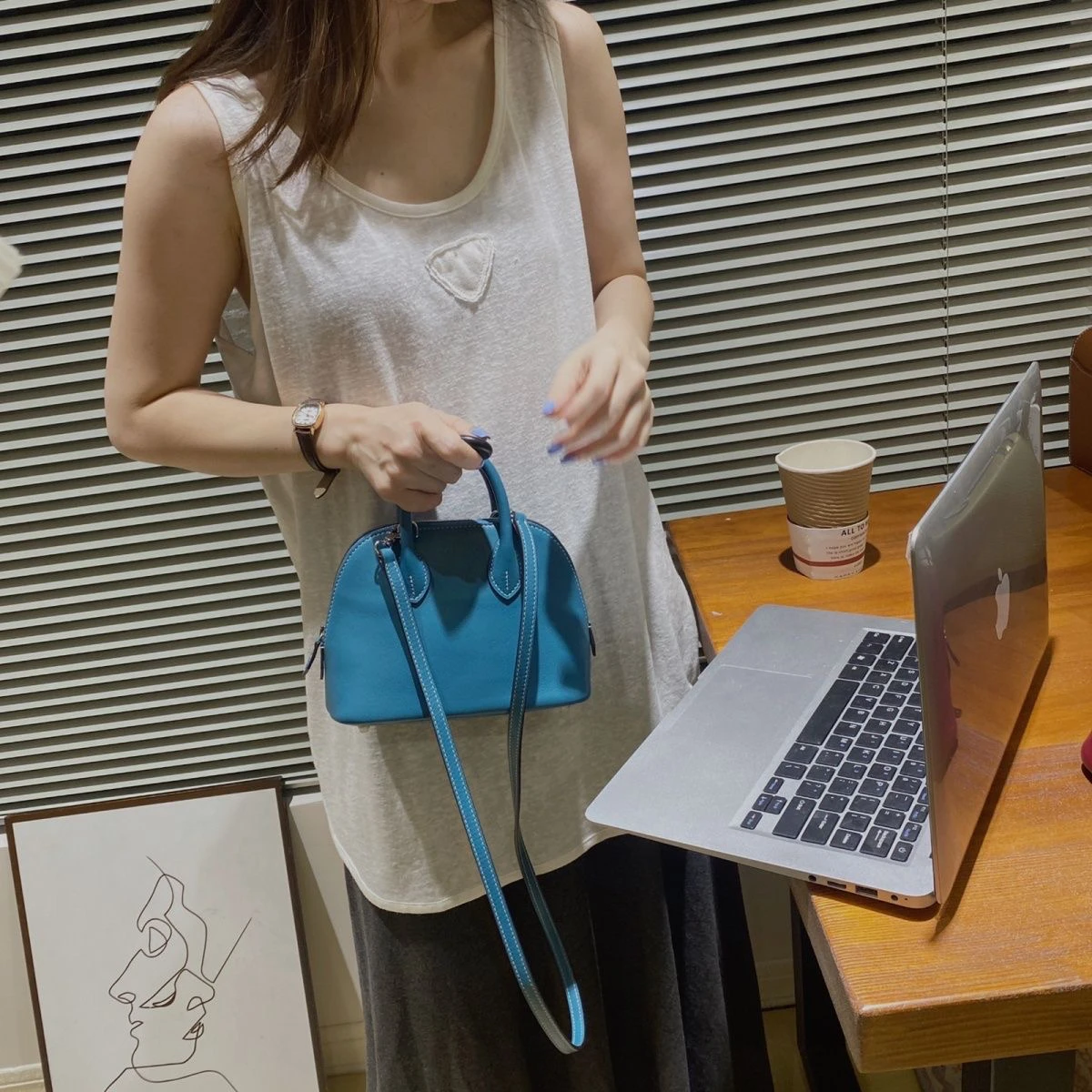 

Crossbody Bag Top Layer Cowhide Leather ell Design Bowling Bag Pure Color Faionable High End Small Handbag