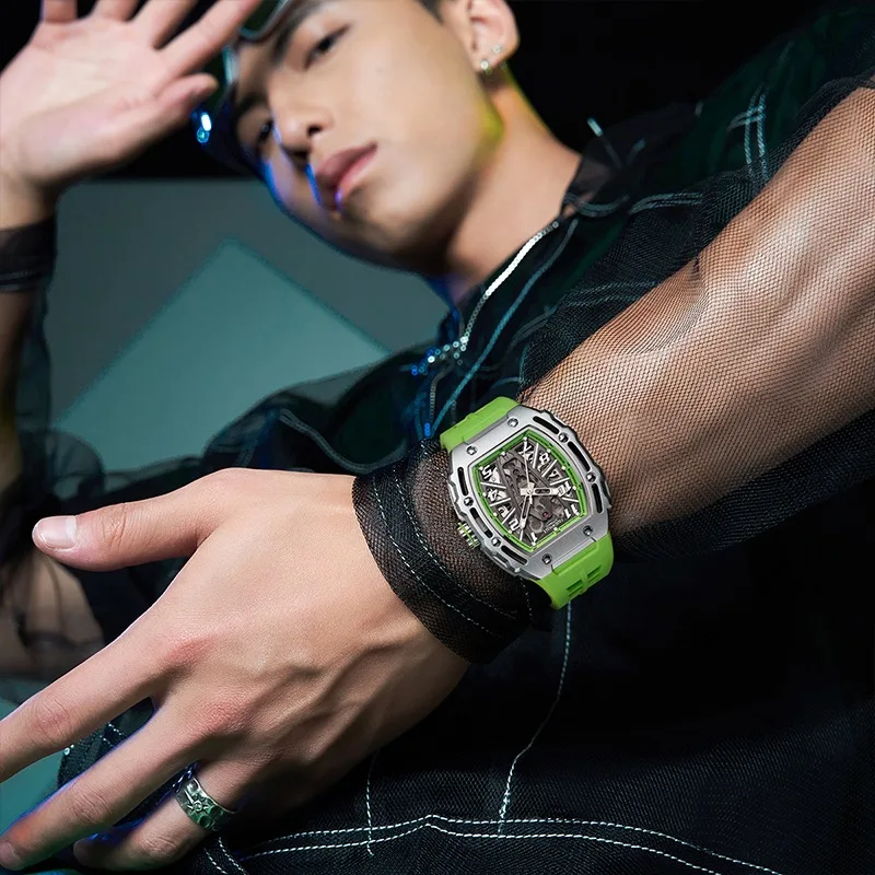 Nuovo orologio meccanico Mens Tonneau Shape Skeleton Tourbillon orologi automatici Fashion Green Silicone Strap Diver Mille Clock Man