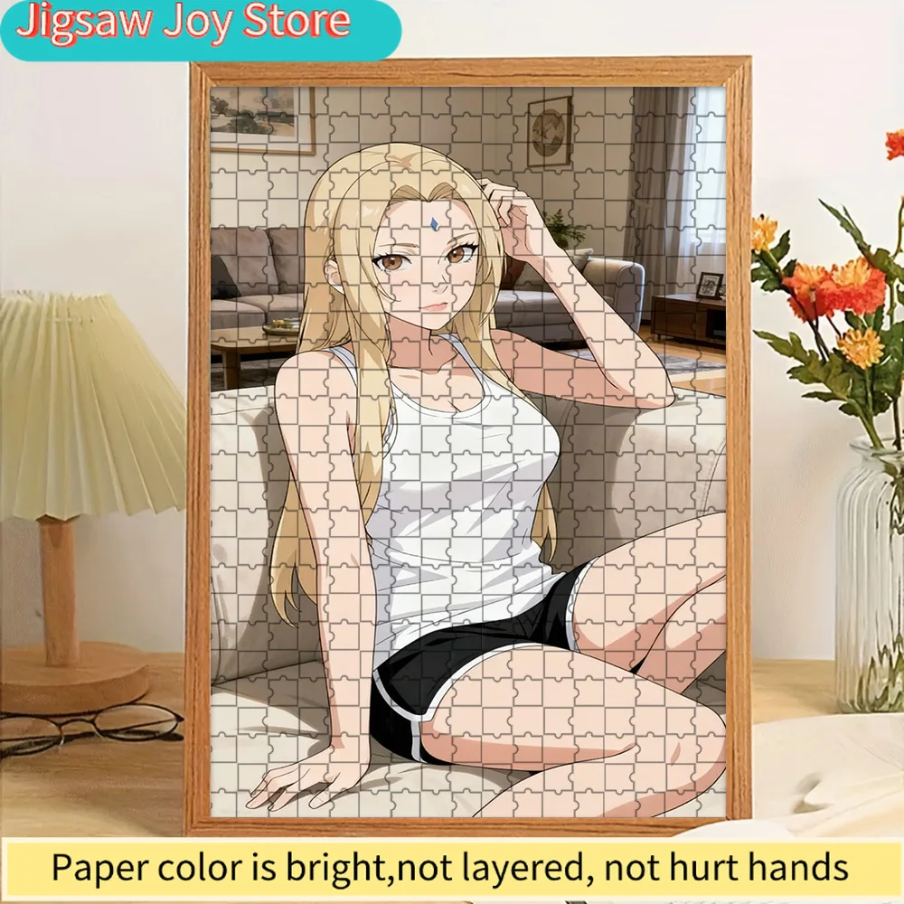 

Аниме-пазл с изображением Наруто и Цунаде в повседневной домашней одежде: белая майка и черные шорты, поза на диване, премиум-качество, яркий принт высокой четкости.