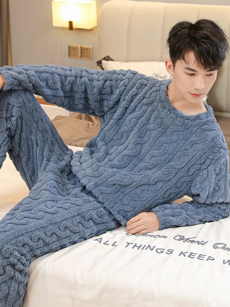 ชุดนอนผ้าฟลานเนลเนื้อนุ่มลายแจ็คการ์ดสำหรับฤดูใบไม้ร่วง-ฤดูหนาว ปี 2025 ชุดนอนคู่หนาพิเศษสำหรับใส่ในบ้าน แบบยูนิเซ็กซ์