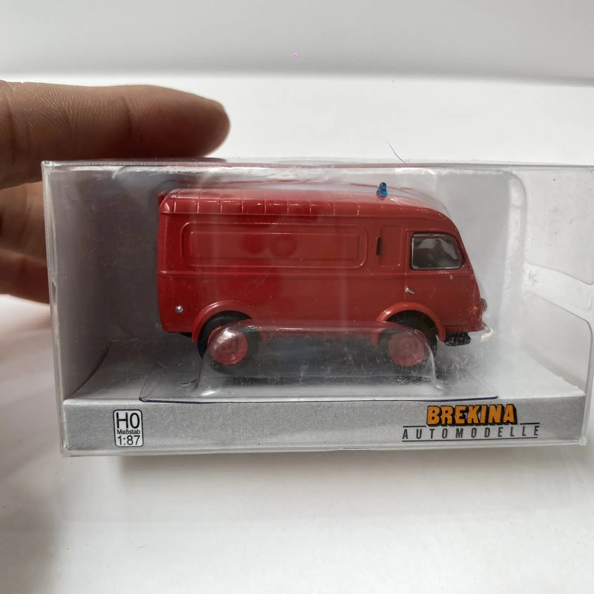 

BREKINA 1/87 Scale HO RENAULT Goelette Van 2 Plastics Car Model