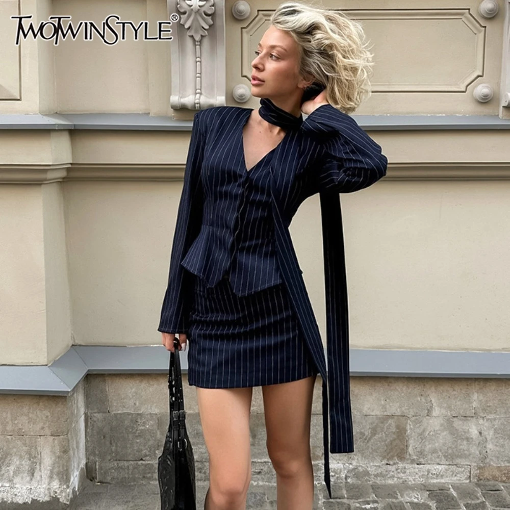 

TWOTWINSTYLE Осенний комплект из двух предметов для женщин, туника с v-образным вырезом, короткий топ, тонкая юбка трапециевидной формы, женский костюм в стиле ретро с темно-синей полоской