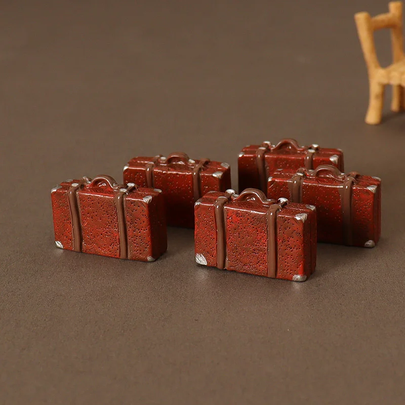 1Pc Dollhouse Miniature Leather Luggage Trunk Suitcase Mini Vintage Wood Box Model Dolls Accessories Dollhouse Scene Decor