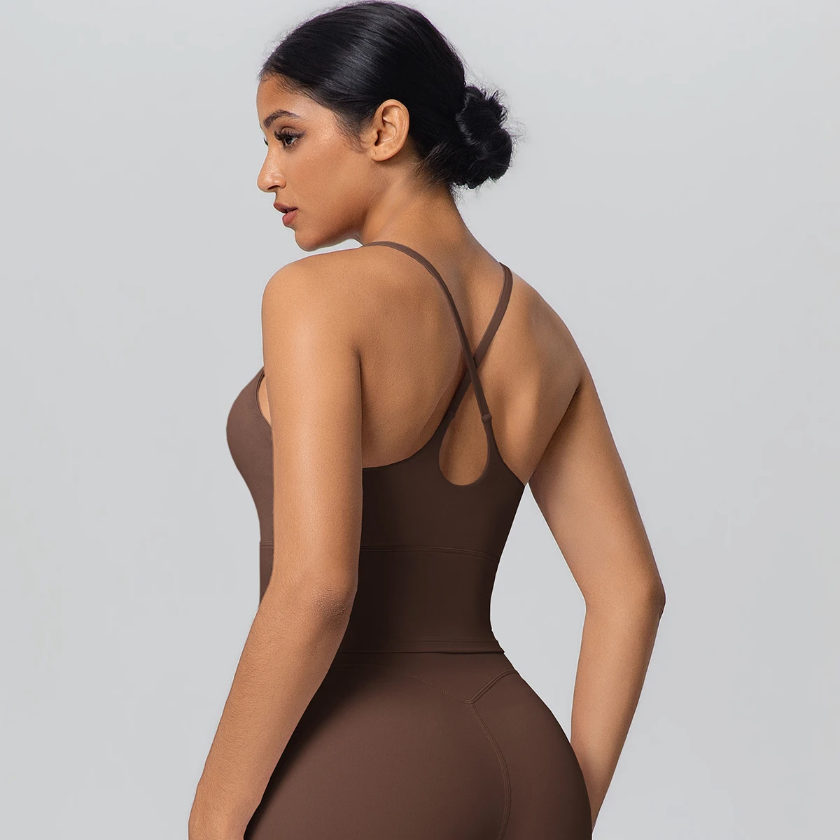 1 Stück Einfarbiger Weicher Rückenfreier Fitness-Yoga-BH für Damen, Hochfester Stoßdämpfender Sport-Top mit Push-Up-Effekt und Brustpolster – Detail 9