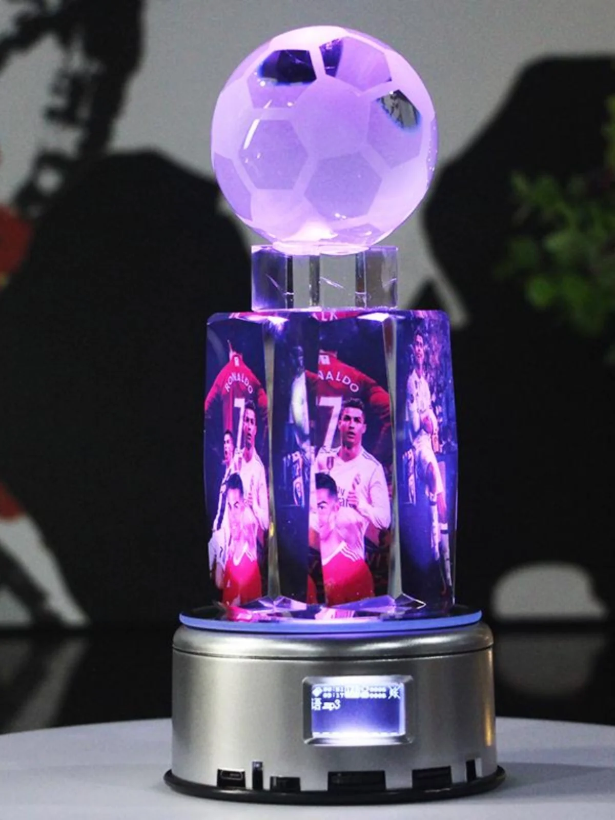 

Cristiano Ronaldo Crystal Fooall Statue Birthday Gift Soccer Star Memorabilia Printed Collectible Figure for Boys And Teens