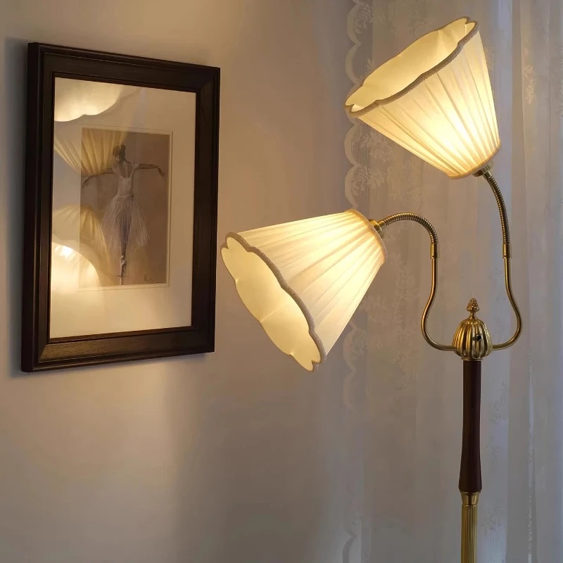 

Mid-Century Double Flower Floor Lamp LED French Retro Style Solid Wood Standing Lights for Living Room Bedroom Study Restaurant
