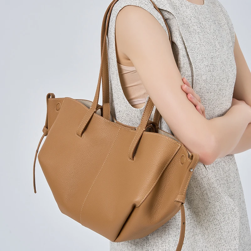 Top-Grain Cowhide Leather Large-Capacity Women's Tote Bag, Versatile Minimalist Smiley Face Handbag Bag Luxury Designer Wing Bag