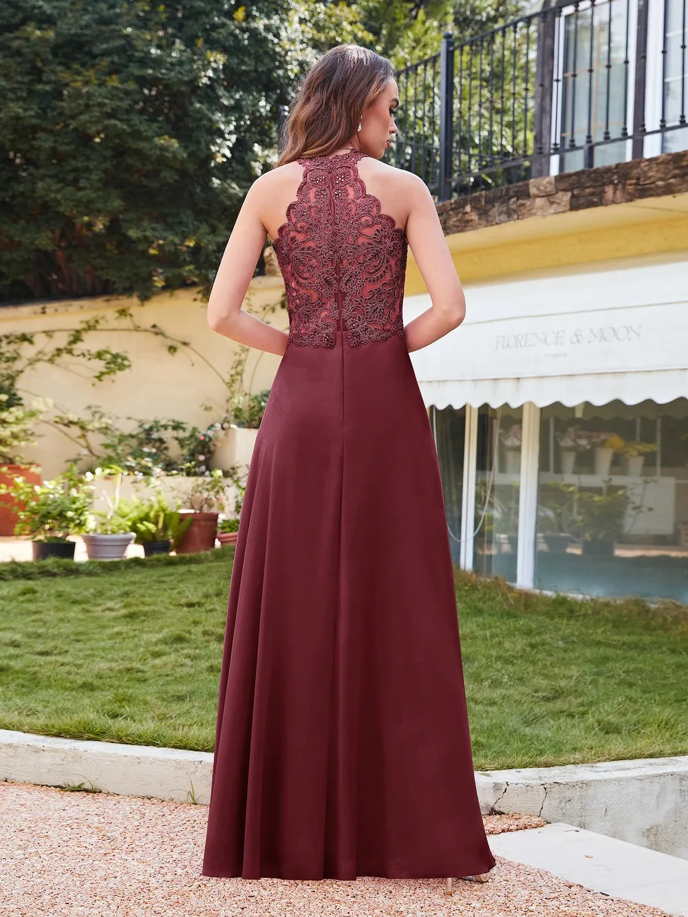 Hot Sale New Elegant Bridesmaid Dress Halter Neck Fishtail with Beaded Motif Layers Over the Bodice Chiffon A Line Women Gown