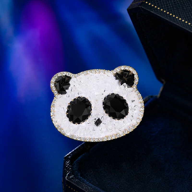 This high-end crystal panda brooch is cute, anti-glare, and exudes a sense of luxury and fashion