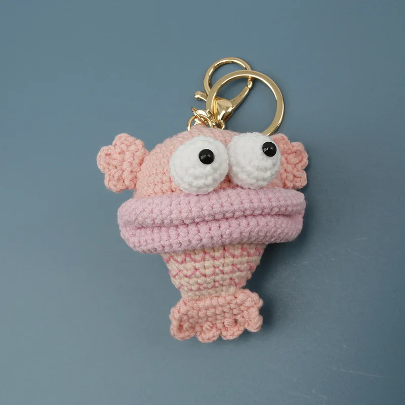 Lustiger gehäkelter Wurstfisch-Schlüsselanhänger, handgewebter Fisch-Anhänger, kreativer gestrickter Tier-Rucksackanhänger, lustiges Geschenk – Detail 5