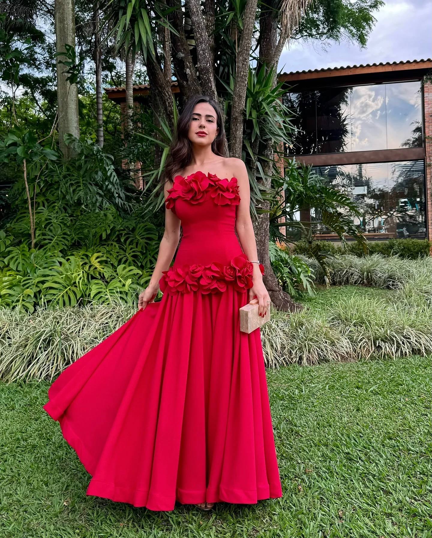 

Customized Temperament Strapless Pleats Flowers Evening Dresses Modern Red Jersey Sweep Train Vestido De Festa Vestido De Noche