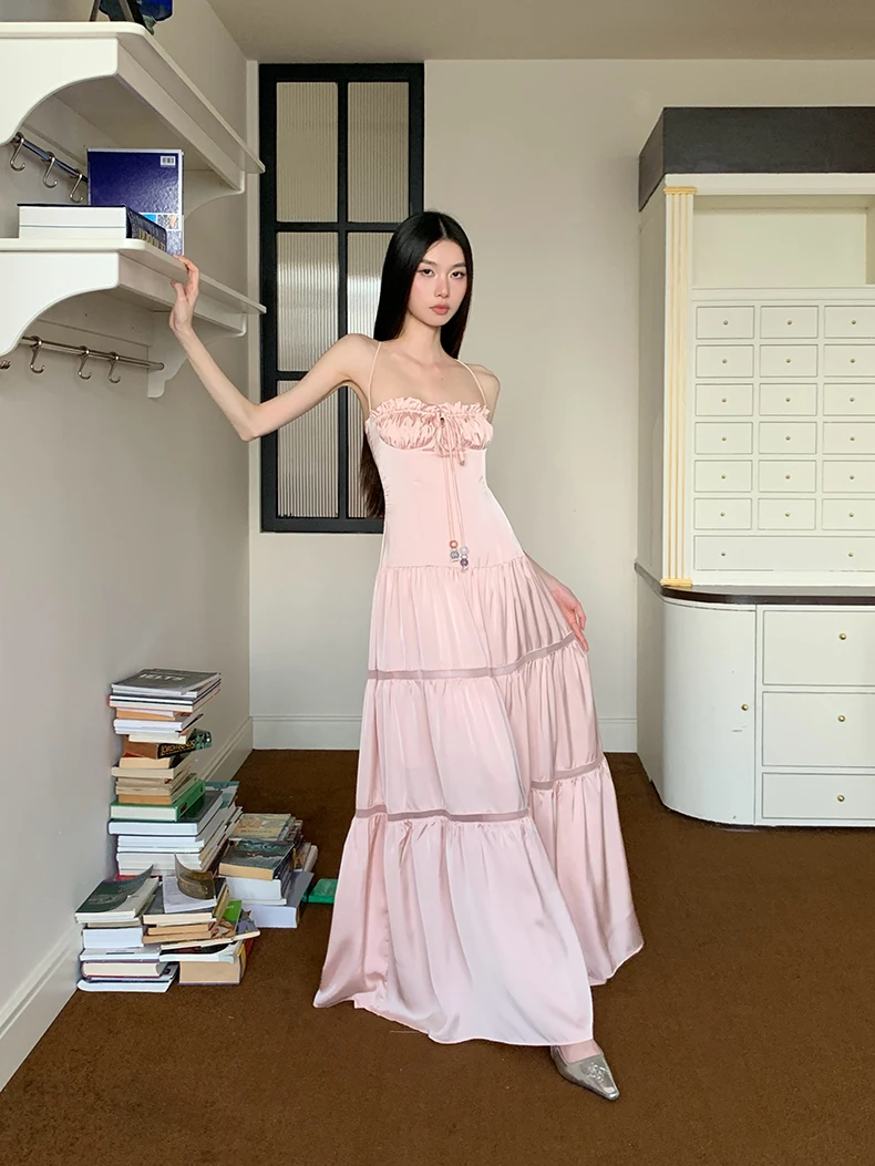 CHEERART 핑크 새틴 백리스 맥시 드레스 여성용 Shirring Beading A 라인 롱 튜브 드레스 2025 여름 휴가 옷