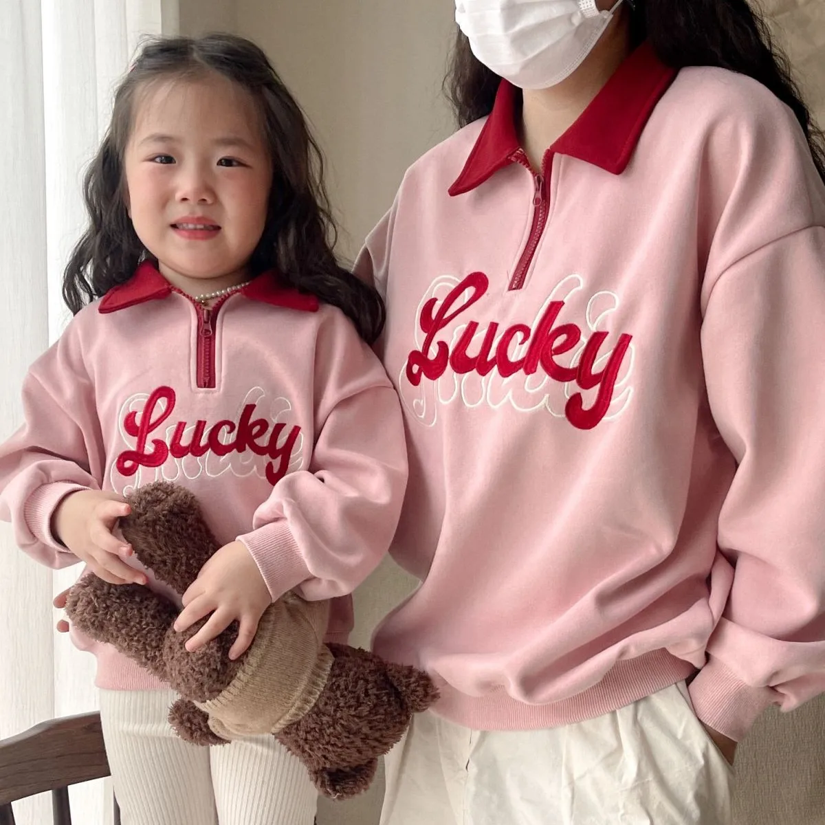 

Mother and Daughter Pink Sweatshirts with Zipper Parent-child Matching Korea Long Sleeve Tops Polo Collar Mom Baby Girls Clothes