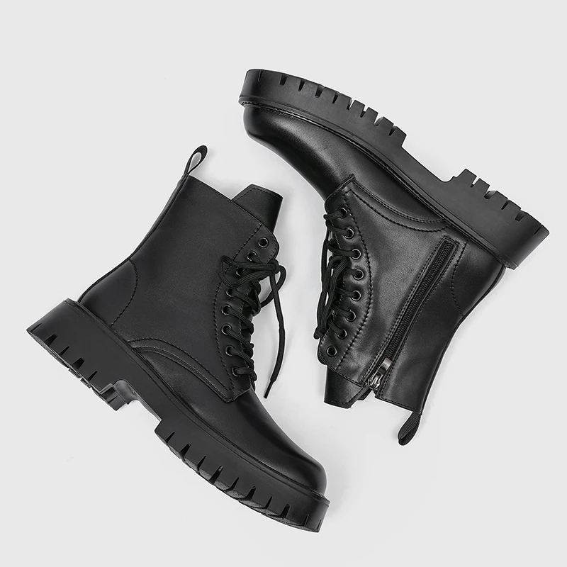 

Черные осенние и зимние мужские ботинки. Дизайнерский классический стиль. Для отдыха, бизнеса или офиса. Модная уличная теплая обувь.