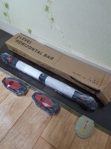 【Ja】Safe Telescoping Pull-Up Bar for Home - Non-Slip, Anti-Reverse Design for Chin-Ups, Sit-Ups & Home Workouts photo review