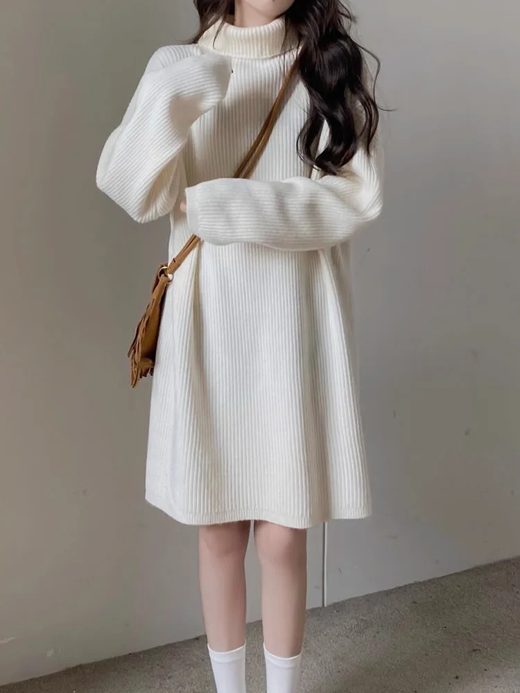 

Turtle neck cashmere dress in autumn and winter, short woman, long and loose, with bottoming shirt and skirt inside.
