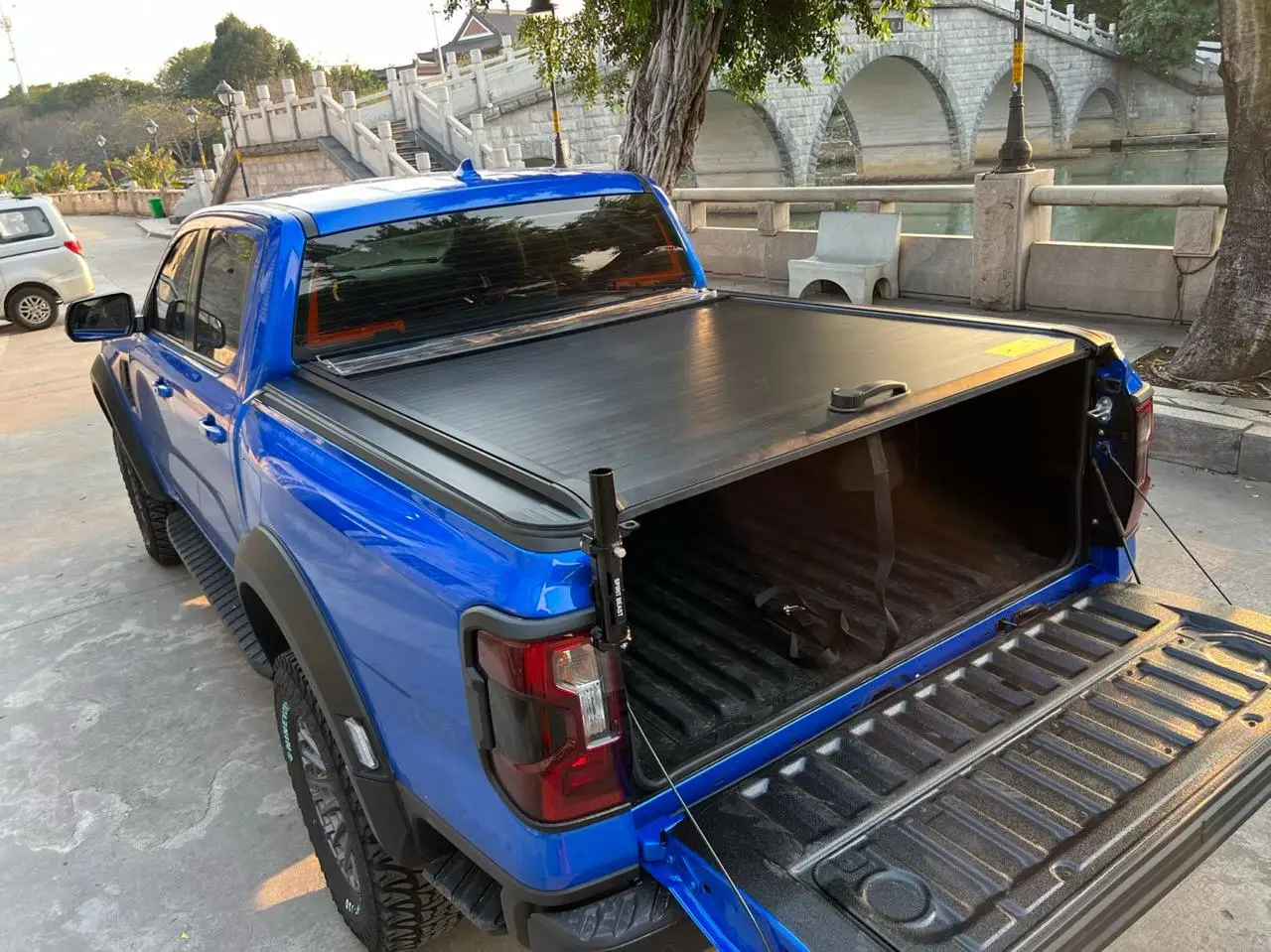

Retractable & Manual Truck Accessories for Triton Tonneau Covers Truck Caps Top Hard Waterproof Locking Covers